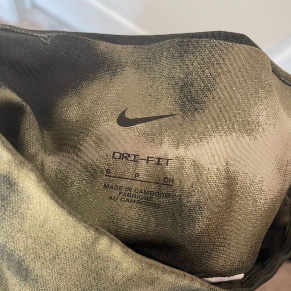 NIKE Dri-fit One Luxe Tie-Dye Leggings with Neon Stripe NWOT Small - Picture 5 of 5